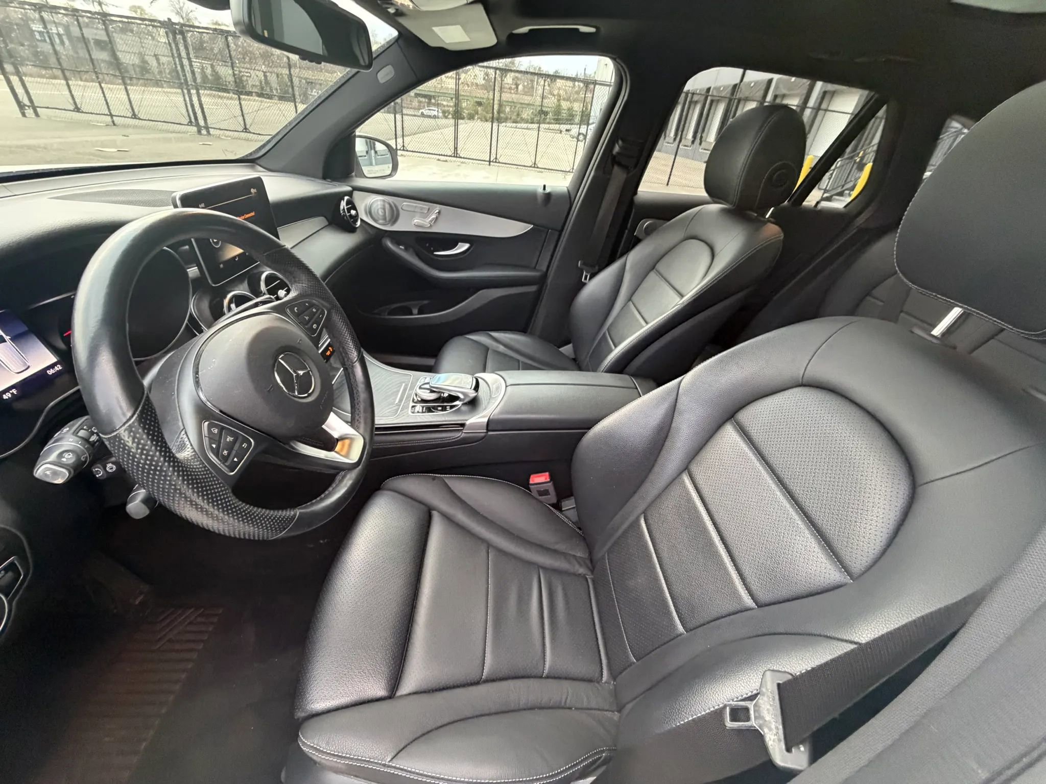 Used 2019 Mercedes-Benz GLC 300 4MATIC image 22