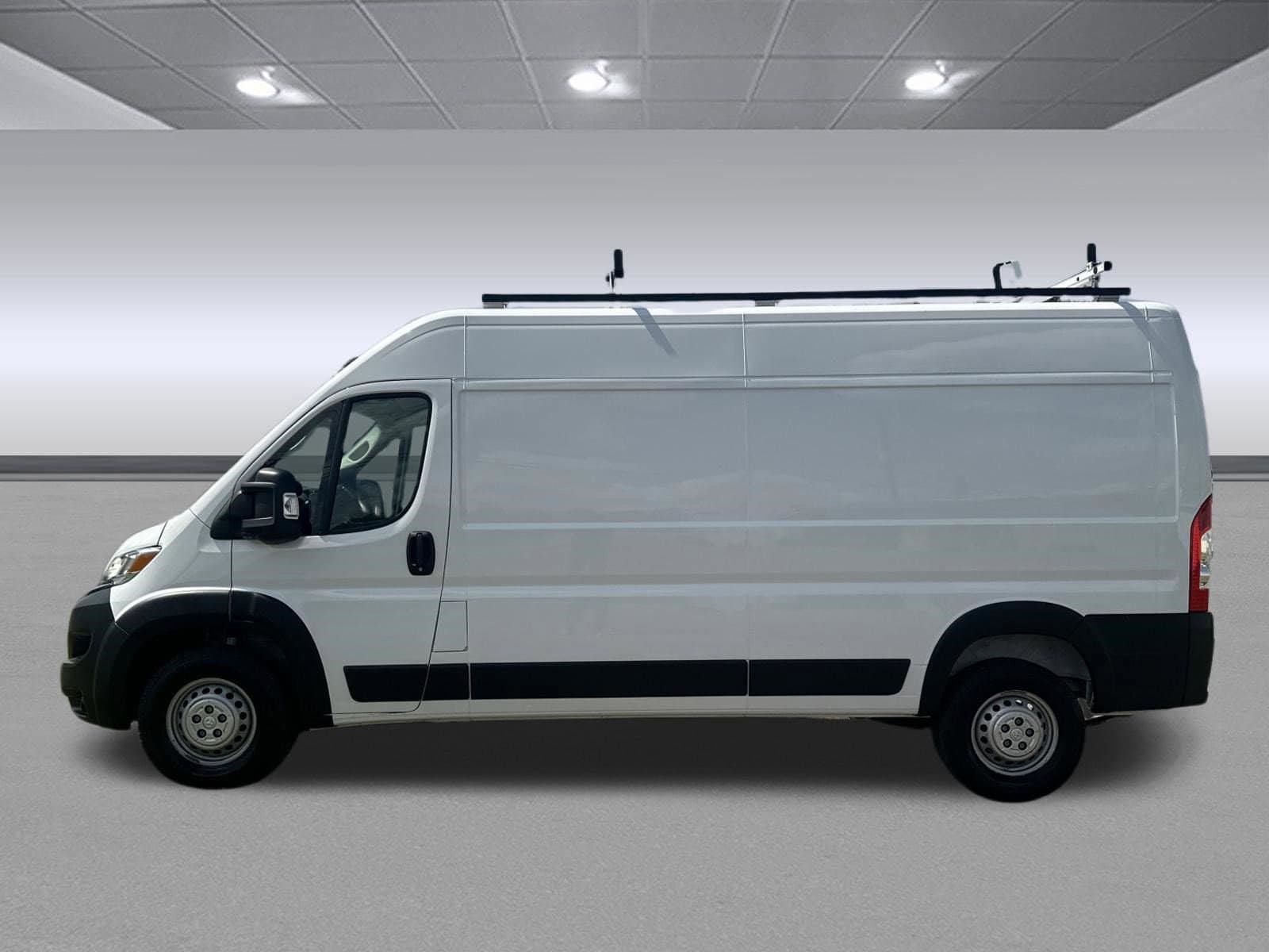 Used 2024 RAM ProMaster 2500 w/ Convenience Group FWD image 8