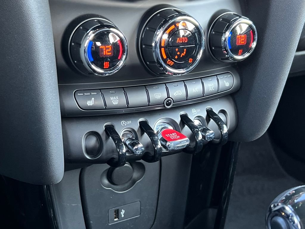 Used 2023 MINI Cooper Classic w/ Signature Upholstery Package image 24