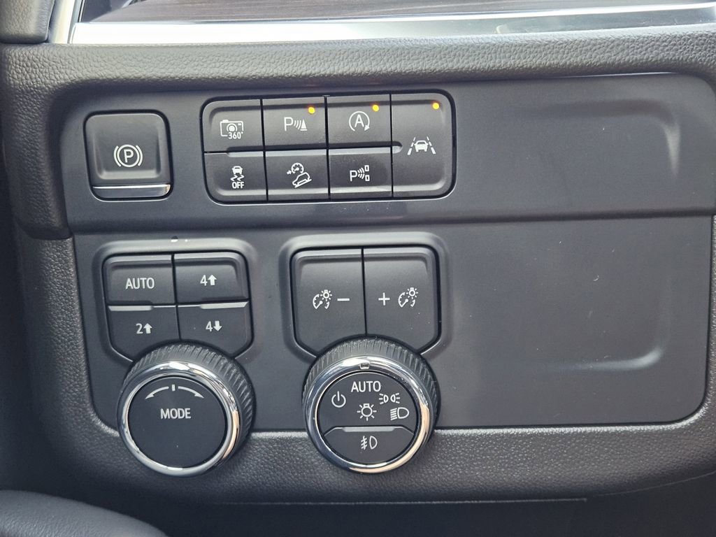 Used 2025 Chevrolet Tahoe Z71 AWD/4WD image 22