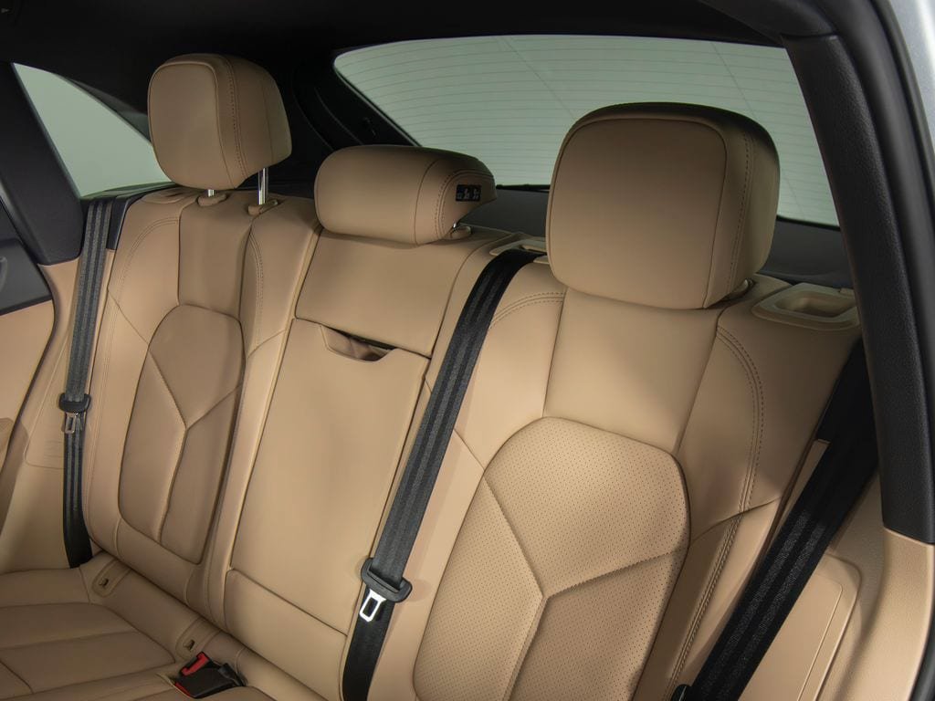 New 2026 Porsche Macan AWD/4WD image 40