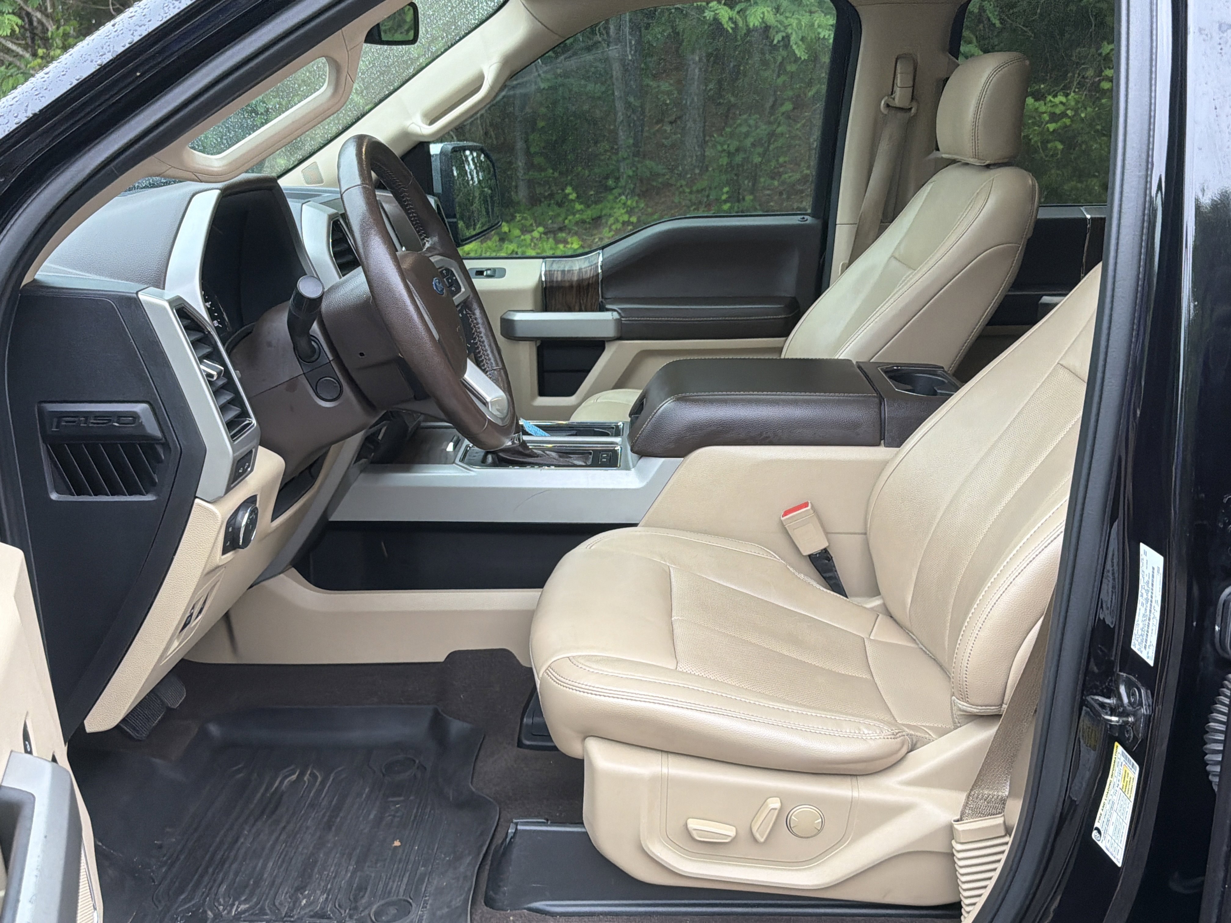 Used 2020 Ford F150 Lariat w/ Equipment Group 502A Luxury AWD/4WD image 4