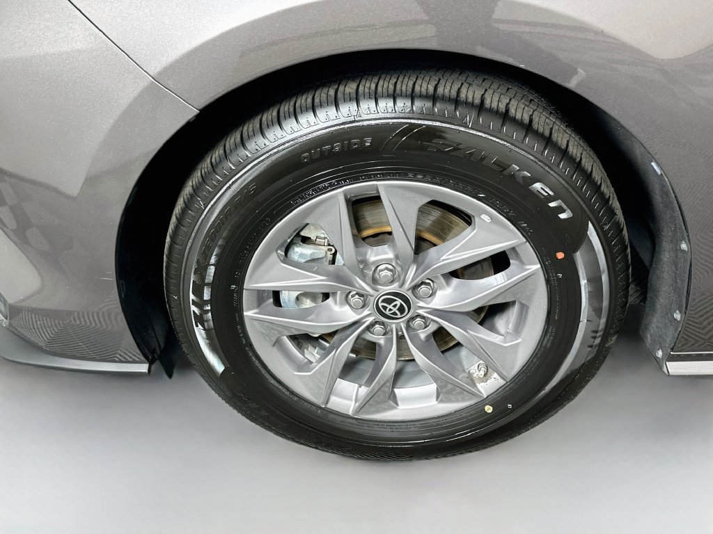 Certified 2022 Toyota Sienna LE FWD image 29