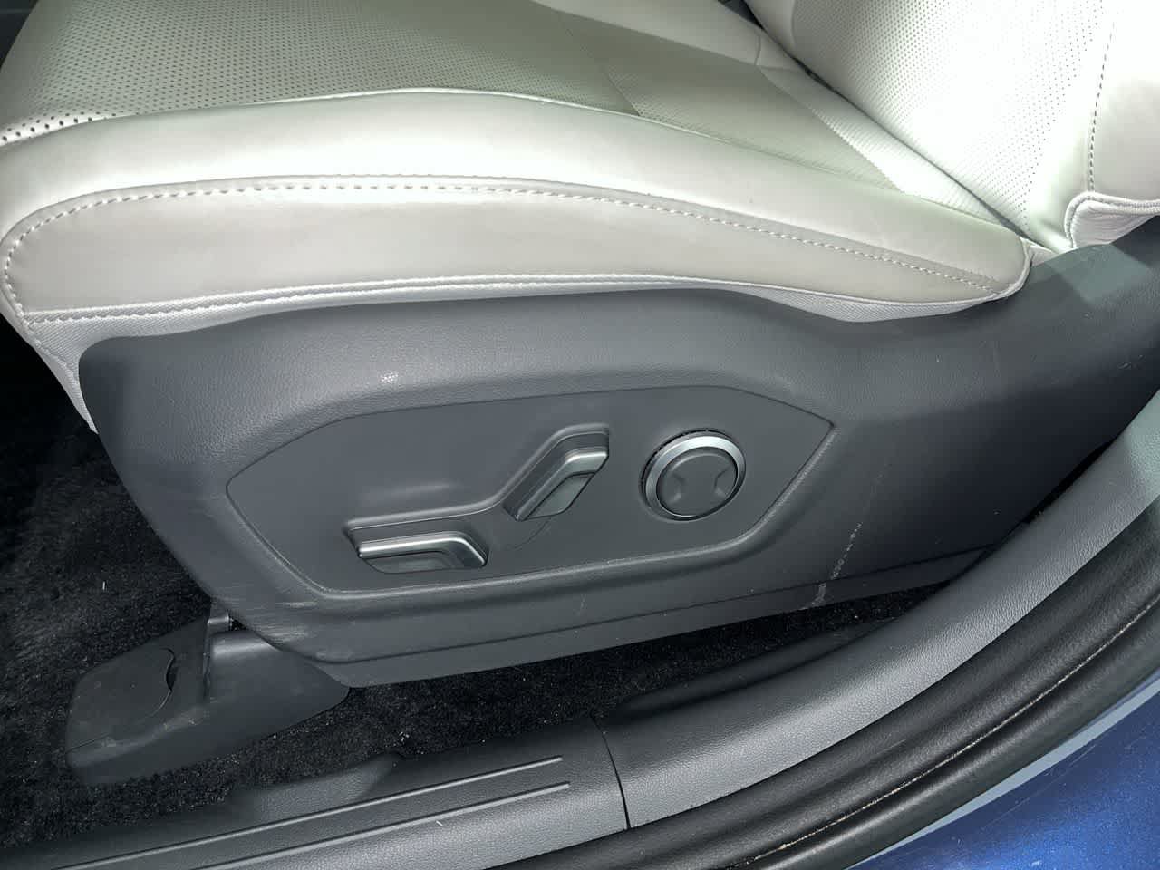 Used 2025 Hyundai Santa Fe SEL AWD/4WD image 14