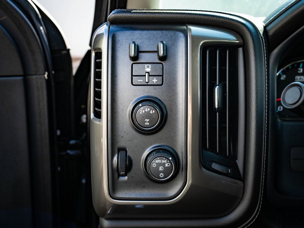 Used 2018 Chevrolet Silverado 2500 High Country image 44