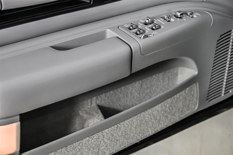 Used 1996 Chevrolet Impala SS RWD image 13