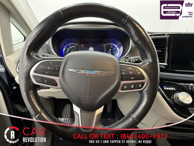 Used 2021 Chrysler Pacifica Touring-L image 21