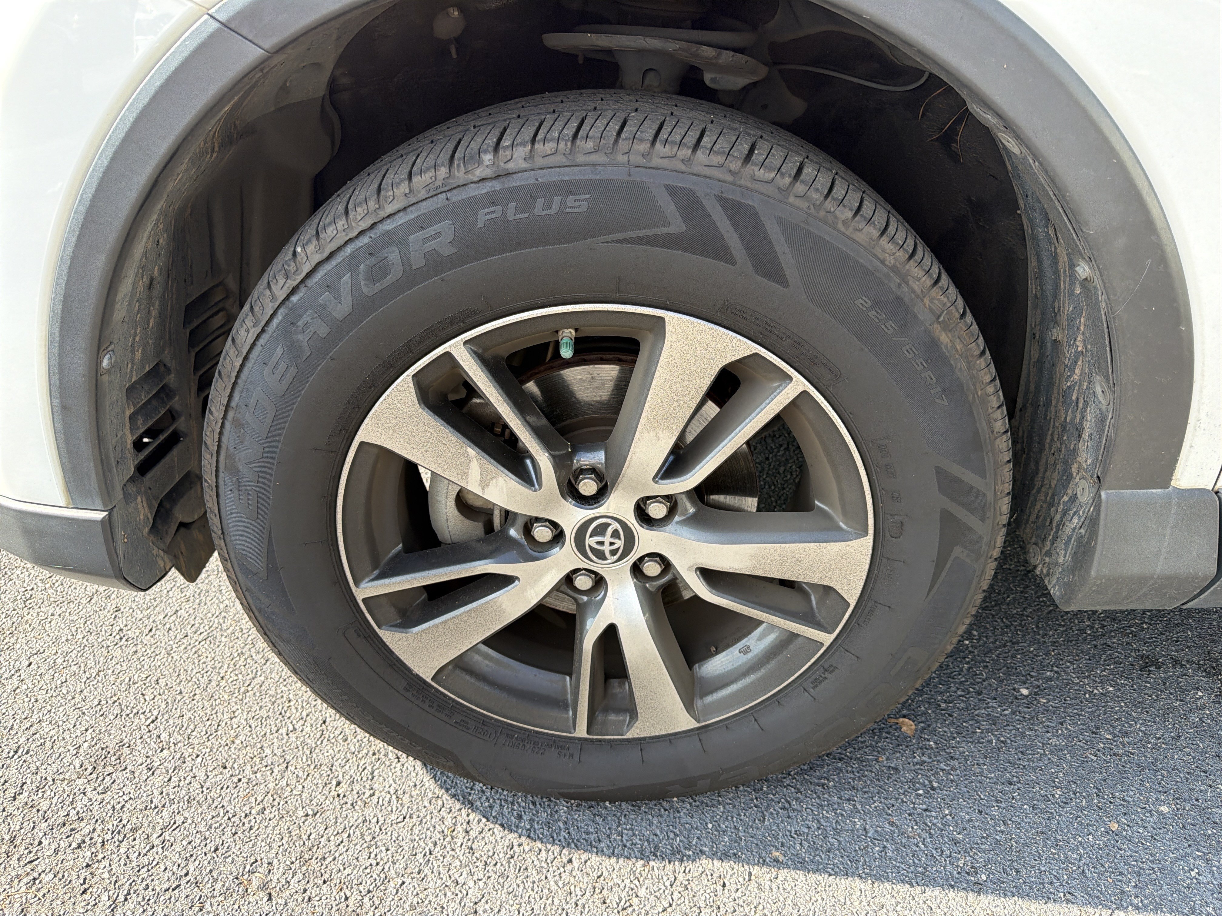 Used 2016 Toyota RAV4 XLE FWD image 10
