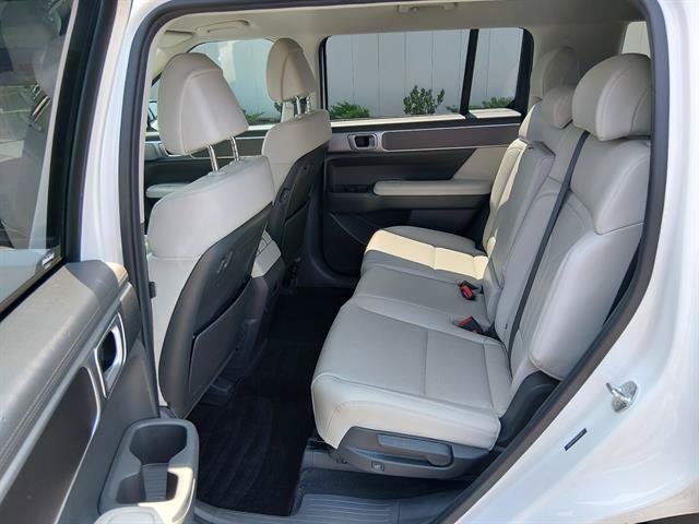 Used 2025 Hyundai Santa Fe SEL FWD image 11