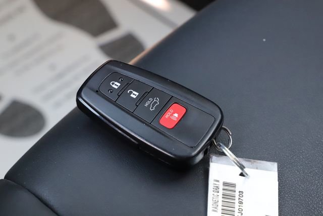 Used 2019 Toyota RAV4 XLE Premium w/ Cold Weather Package AWD/4WD image 34