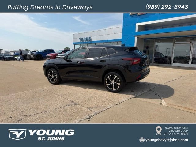 Certified 2024 Chevrolet Trax RS w/ Sunroof Package FWD image 3