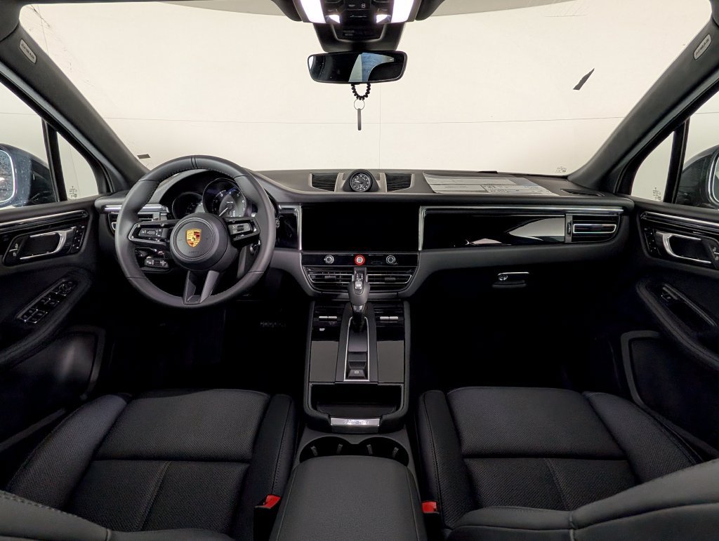 New 2026 Porsche Macan AWD/4WD image 20