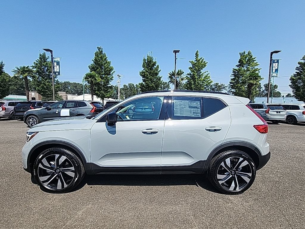 New 2026 Volvo XC40 B5 Ultra w/ Protection Package Premier AWD/4WD image 2