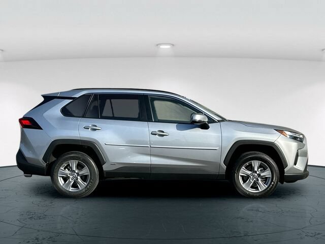 Used 2023 Toyota RAV4 LE AWD/4WD image 7
