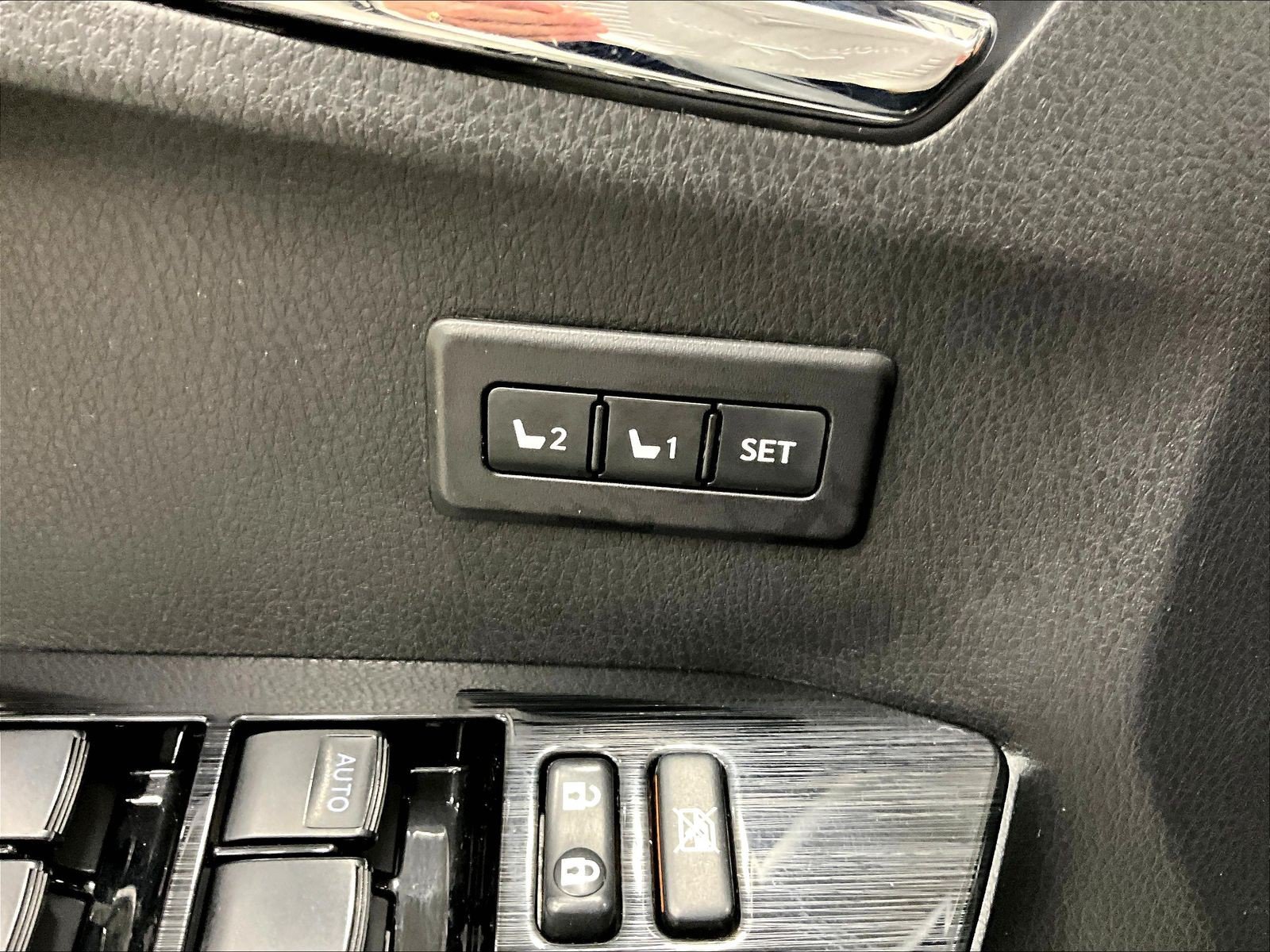 Used 2017 Toyota RAV4 Limited w/ Advanced Technology Package AWD/4WD image 37