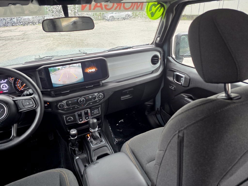 Used 2025 Jeep Wrangler Sport AWD/4WD image 35