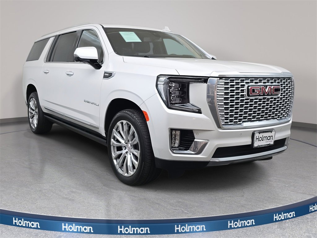 Used 2022 GMC Yukon XL Denali image 3