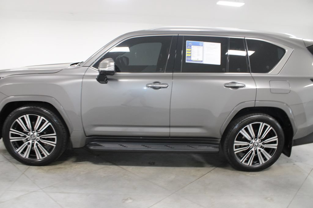 Used 2024 Lexus LX 600 4WD w/ Luxury Package image 6