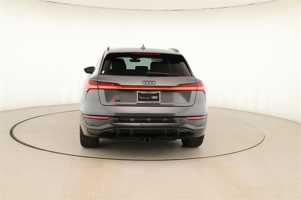 Certified 2024 Audi Q8 e-tron Prestige image 5