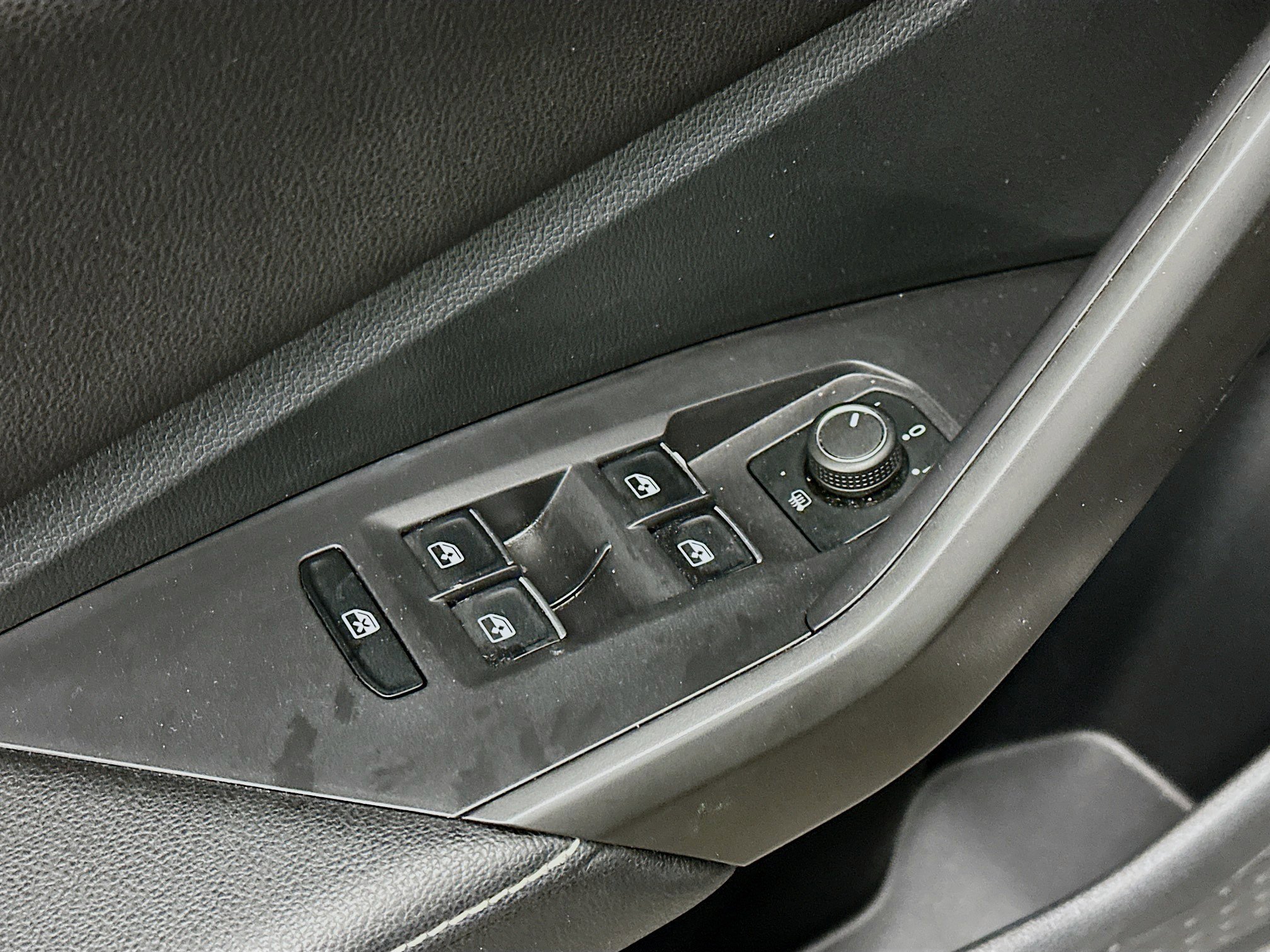 Used 2024 Volkswagen Jetta SE image 15