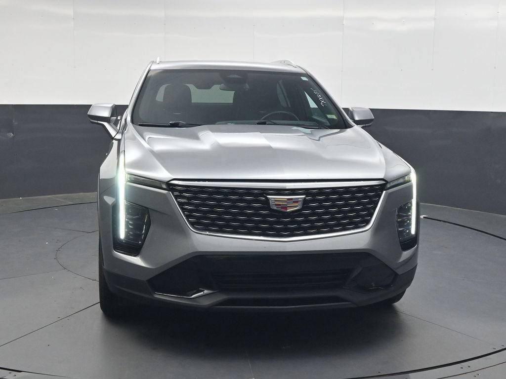 Used 2025 Cadillac XT4 Premium Luxury FWD image 9