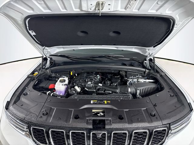 New 2025 Jeep Grand Cherokee Limited w/ Luxury Tech Group II image 33