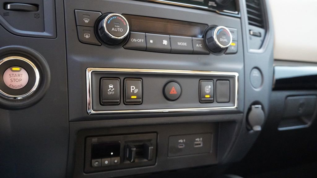 Used 2024 Nissan Titan SV w/ SV Convenience Package image 36