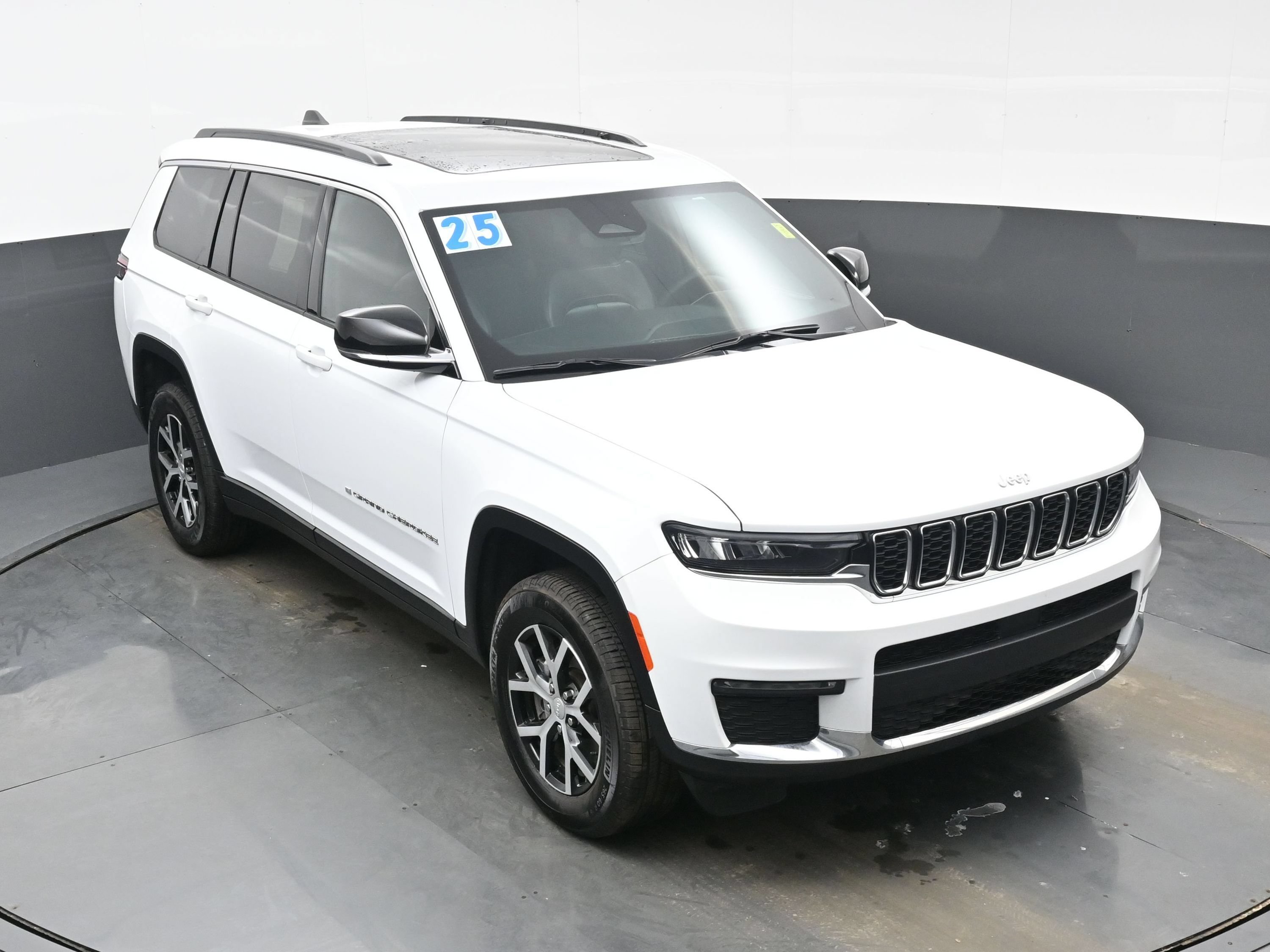 Used 2025 Jeep Grand Cherokee L Limited AWD/4WD image 41