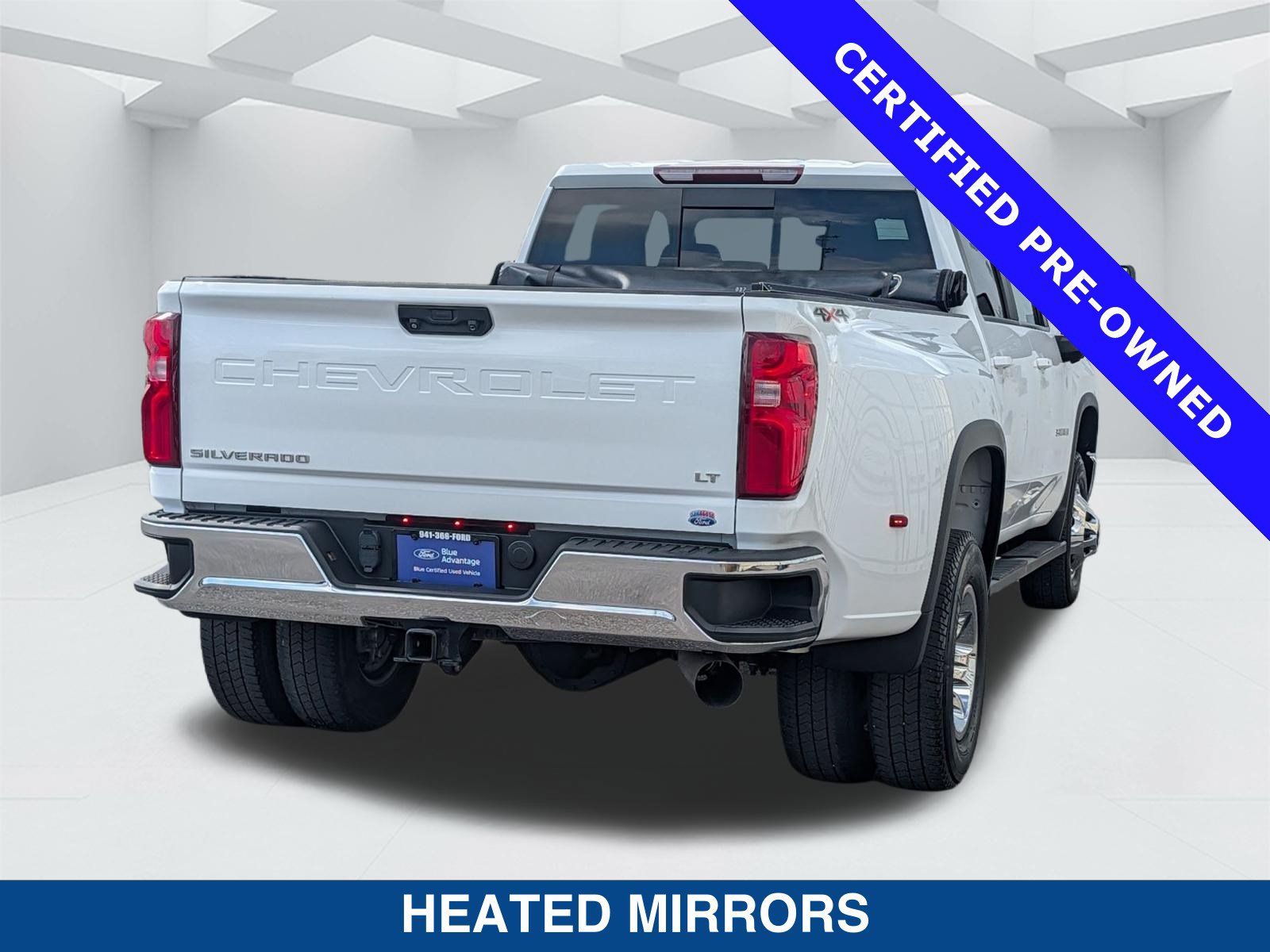 Used 2022 Chevrolet Silverado 3500 LT w/ Convenience Package AWD/4WD image 4