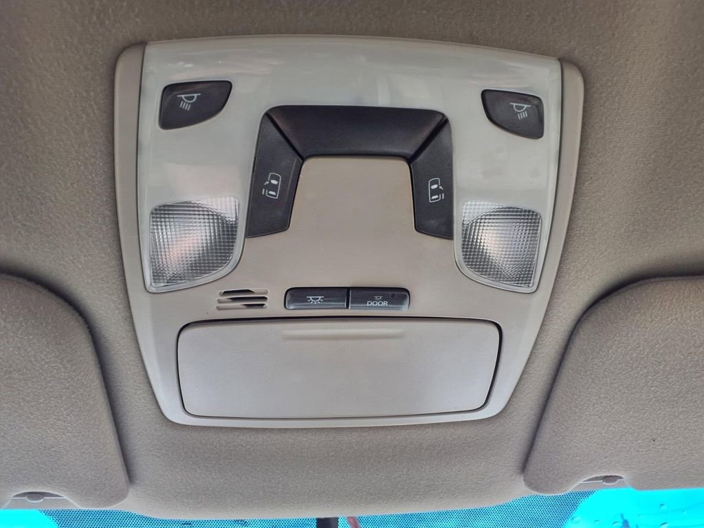 Used 2014 Toyota Sienna LE FWD image 27