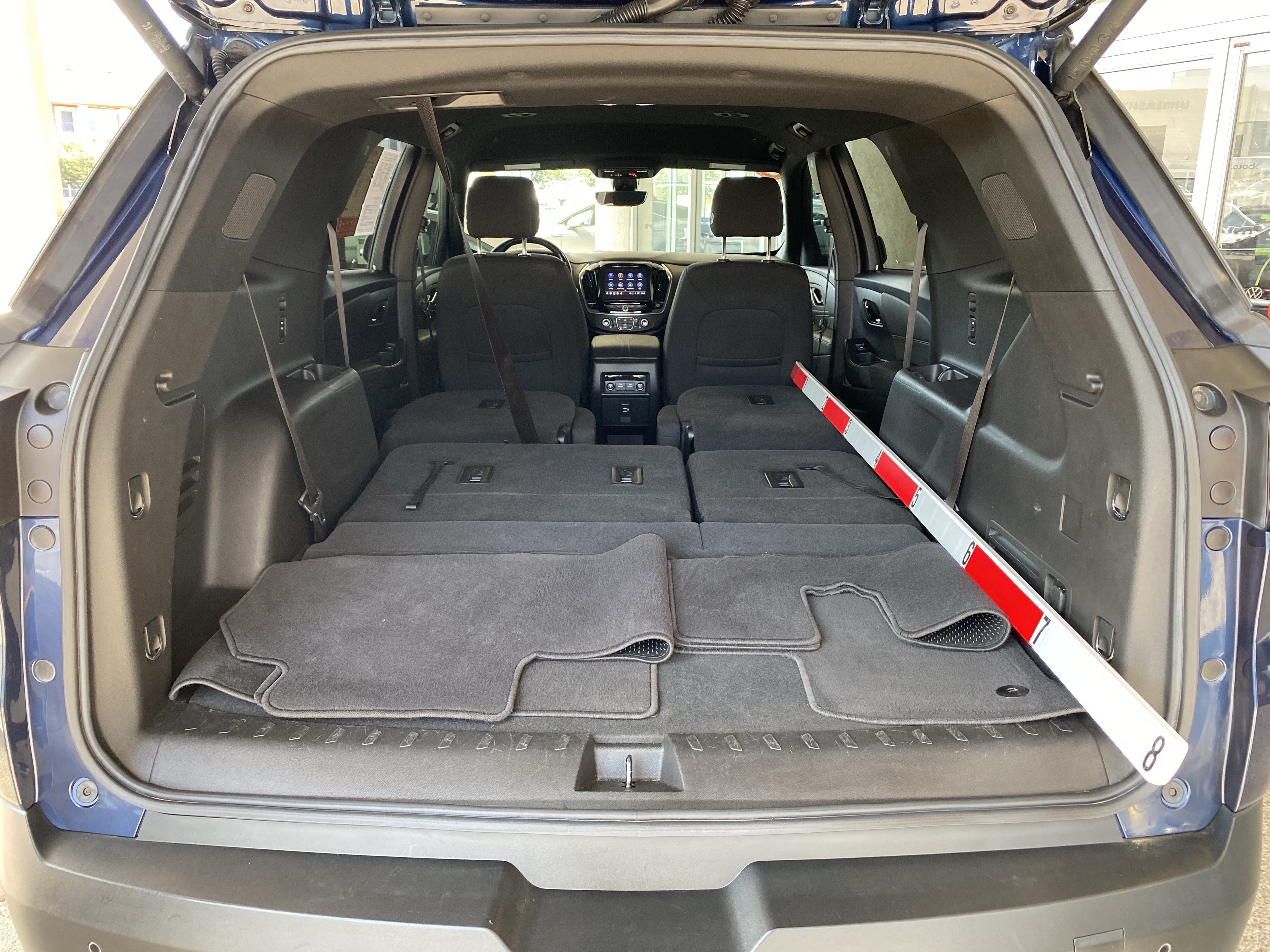 Used 2022 Chevrolet Traverse LT FWD image 19