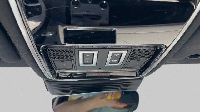 Used 2022 Land Rover Range Rover Velar R-Dynamic HSE AWD/4WD image 18