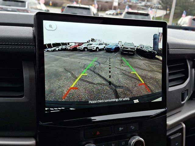 Used 2023 Ford Expedition XLT image 25