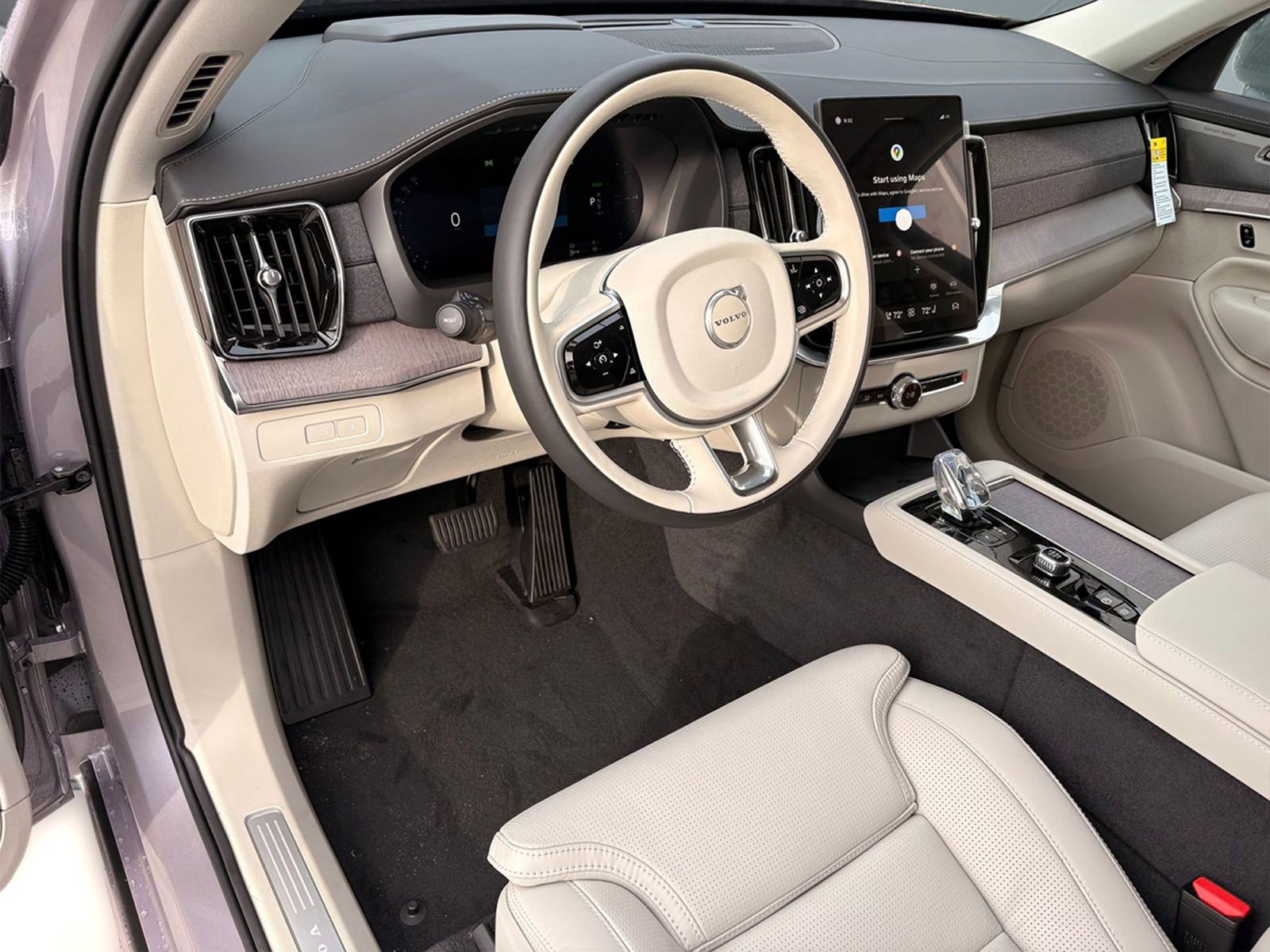 New 2026 Volvo XC90 T8 Ultra w/ Protection Package image 4