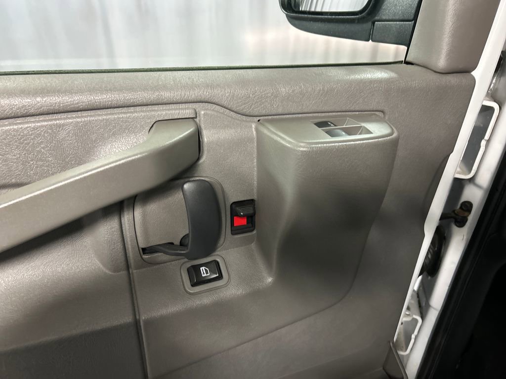 Used 2017 Chevrolet Express 2500 LS image 12