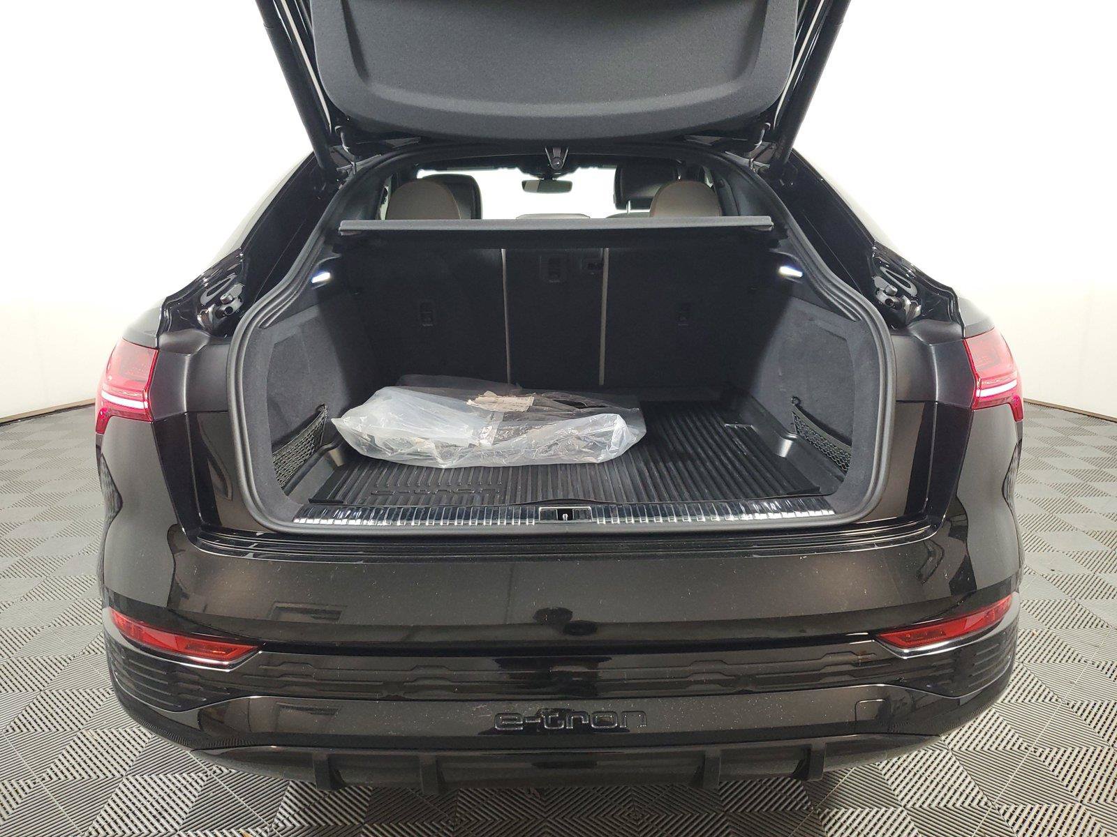 Certified 2024 Audi Q8 e-tron Prestige w/ Prestige Package AWD/4WD image 9