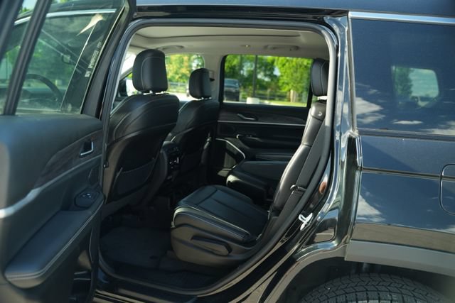 Used 2022 Jeep Grand Cherokee L Limited AWD/4WD image 16
