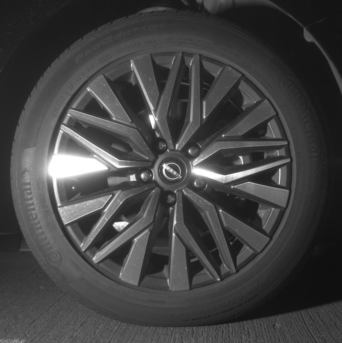 Used 2025 Nissan Altima 2.5 SV FWD image 13