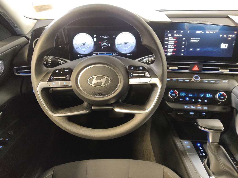 Used 2024 Hyundai Elantra SEL image 22