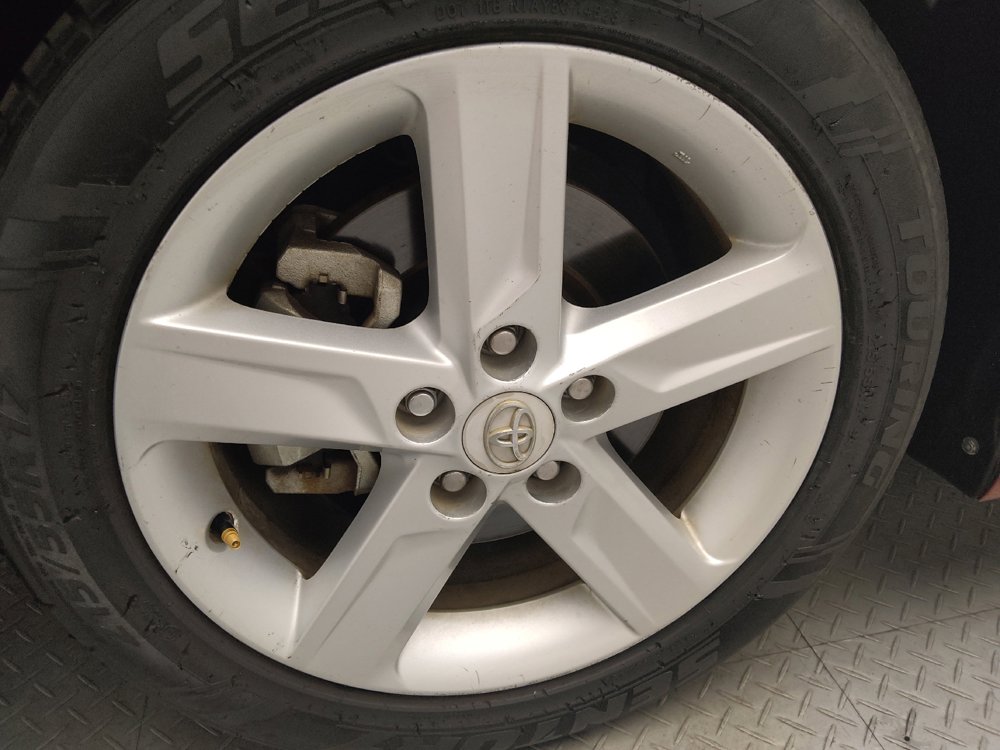 Used 2020 Toyota Camry LE FWD image 31
