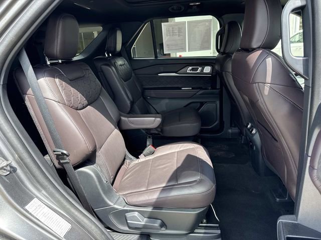 Used 2025 Ford Explorer Platinum w/ LUX Leather Package image 12