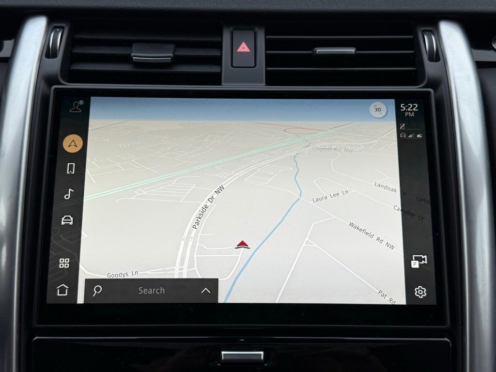 Certified 2025 Land Rover Discovery S image 27