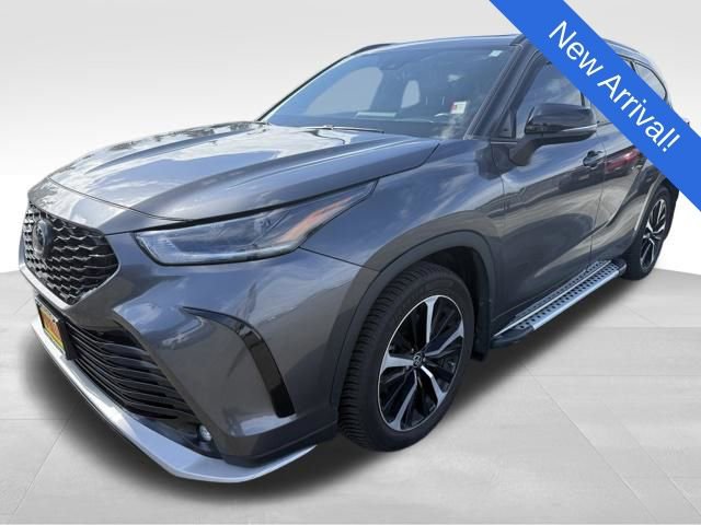 Used 2022 Toyota Highlander XSE AWD/4WD video 3