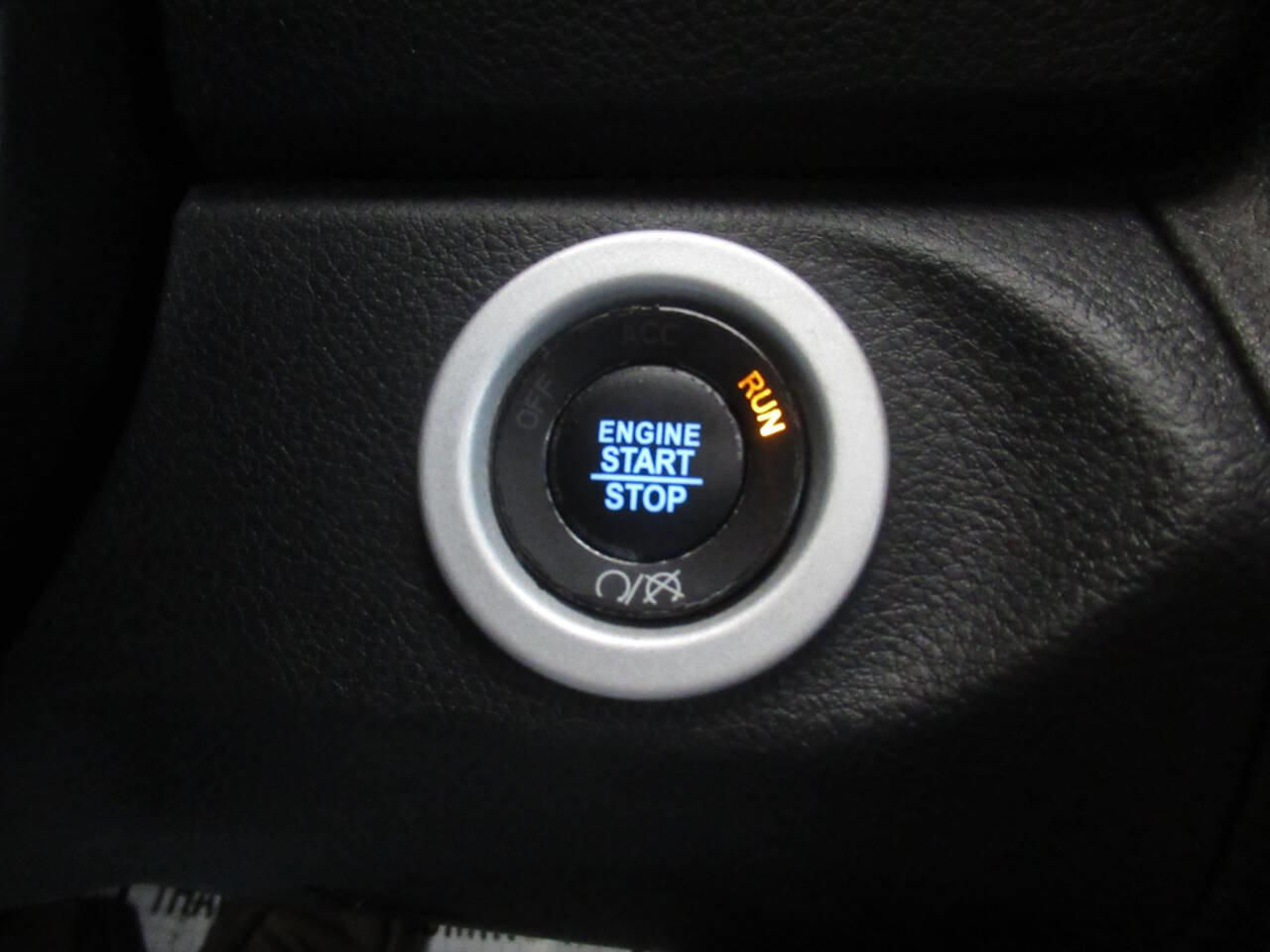 Used 2016 RAM 3500 Laramie image 36