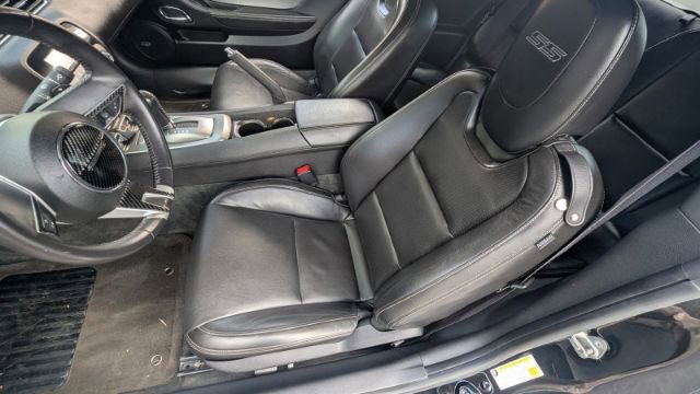 Used 2010 Chevrolet Camaro SS w/ RS Package RWD image 16