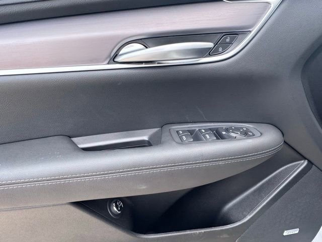New 2026 Cadillac XT5 Luxury image 14