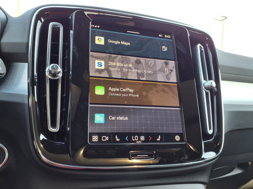 Used 2025 Volvo XC40 B5 Core image 5