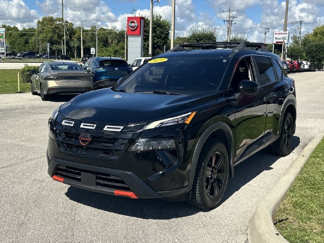Certified 2025 Nissan Rogue SV AWD/4WD image 3