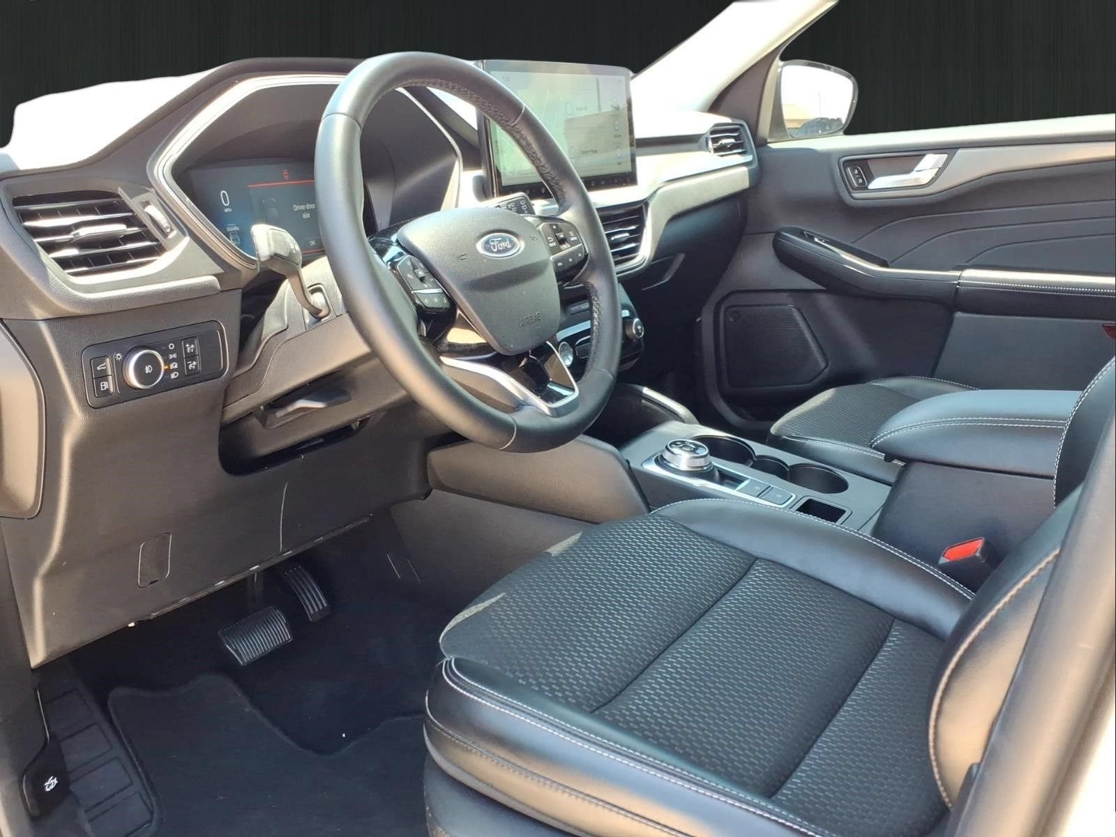 Used 2024 Ford Escape SE FWD image 25