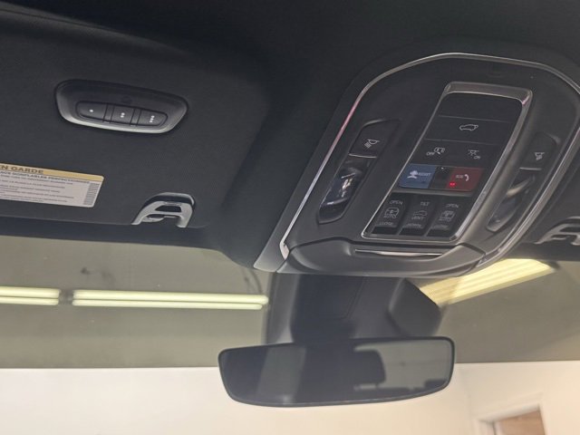 Used 2023 Jeep Wagoneer Series III w/ Premium Group I image 16